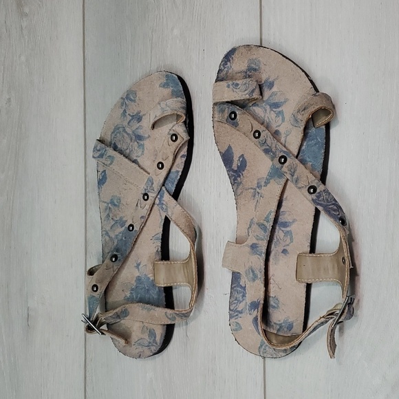 OTBT Womens Floral Loop Toe Sandals Flats shoes sz 7 - Picture 3 of 12